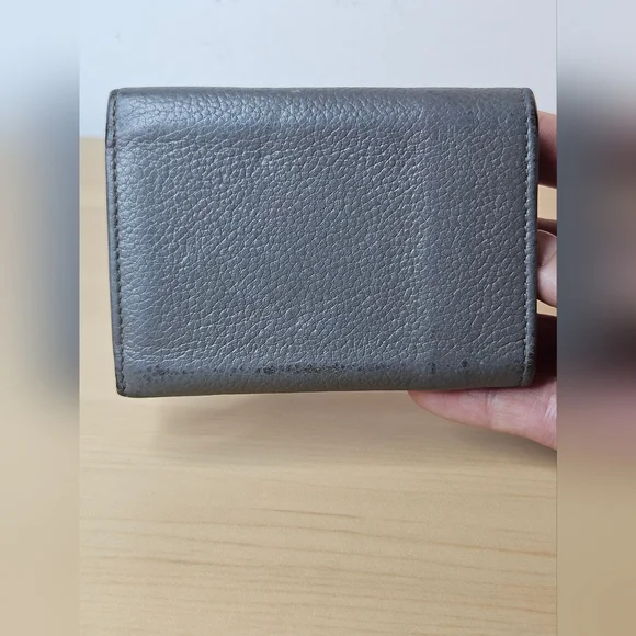 SAINT LAURENT GUC Greige Leather Trifold Wallet - Picture 3 of 14
